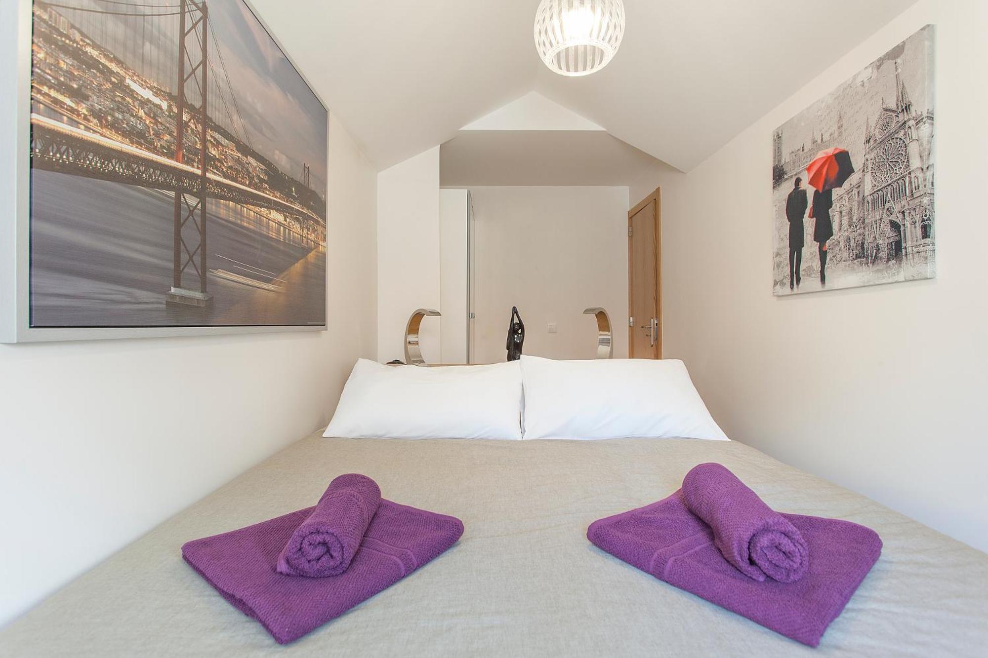 Principe Real 2 Bedrooms 2 Bathrooms, Air-con, Wi-fi, 3rd Floor *
